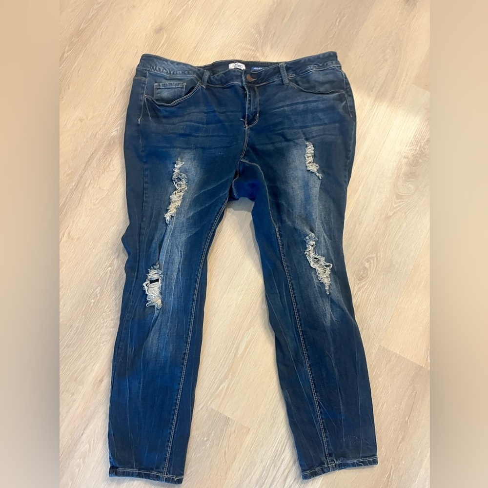 YMI Distressed Anklet Jeans. 18